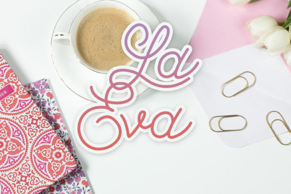 La Eva: A Handwritten Font for Creative Expression